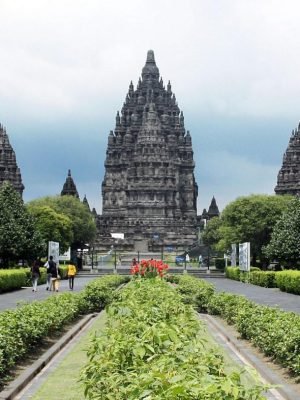 10-wisata-candi-jogja-dengan-pesona-sejarah-spektakuler.jpg