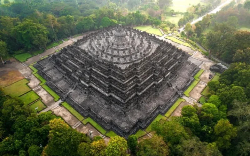 candi-borobudur-1-768x575.webp
