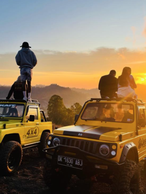 sunrise jeep lava tour