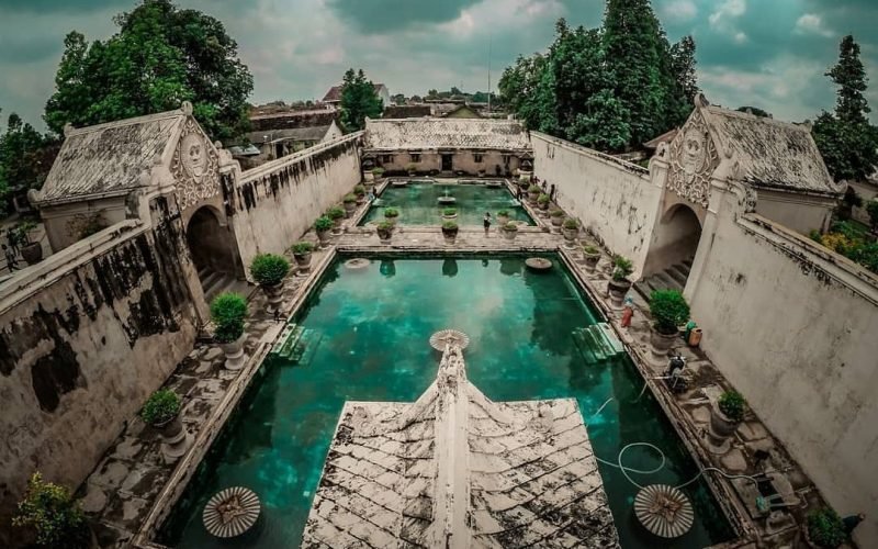 wisata-tamansari-1080x800.jpg